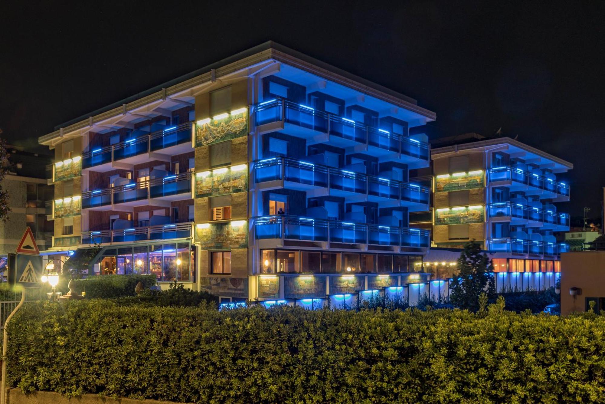 Hotel Garden Lido Loano Exterior photo